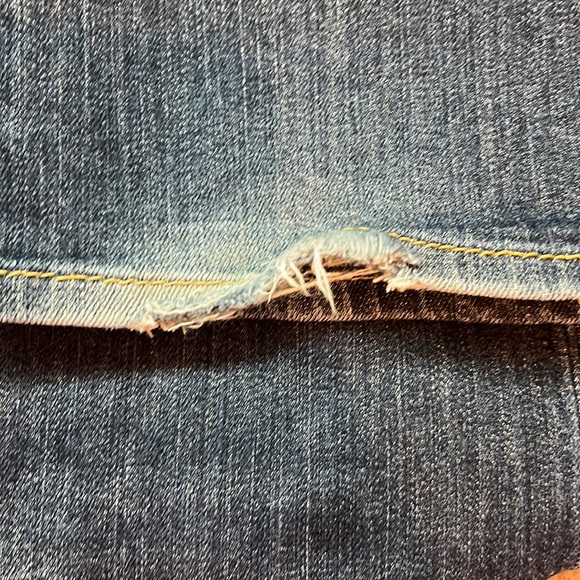 👖True Religion Dark Blue Straight Leg Jean Women size 26 W/ Crystal Emblishment - Picture 16 of 16